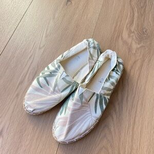 Women’s Tropical Print Espadrilles/Alpargatas, Size 8